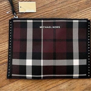 NWT Michael Kors wristlet